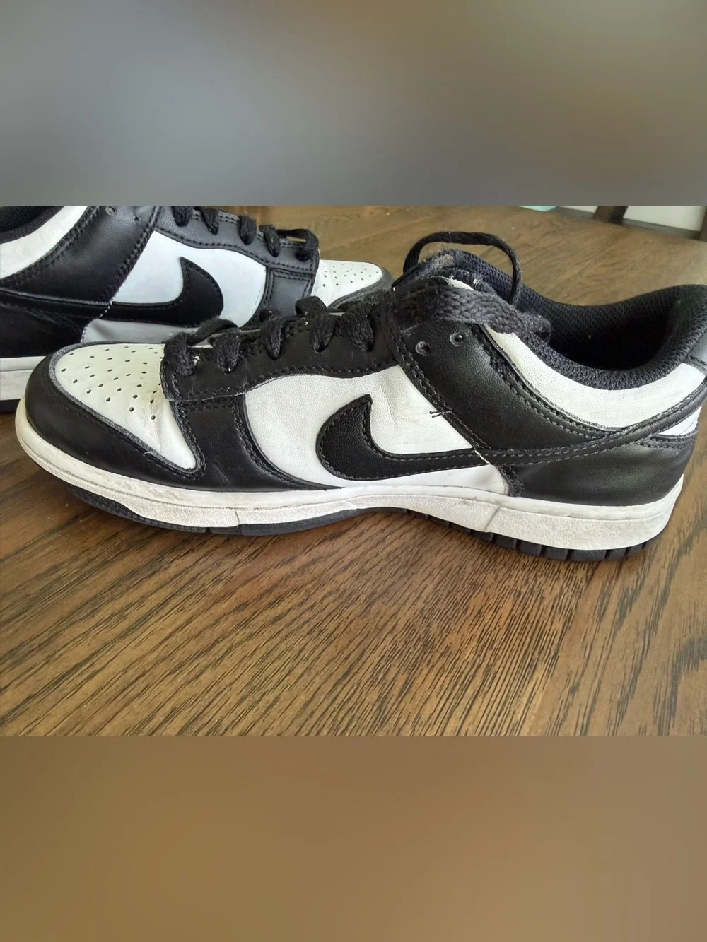Nike Kids Low-Top Sneaker in Black and White